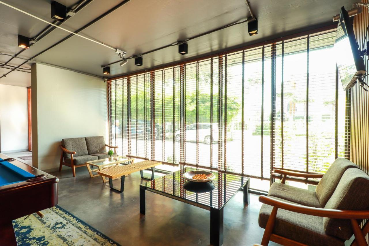 Oyo 150 3Q Chiangmai Residence Chiang Mai Exterior photo